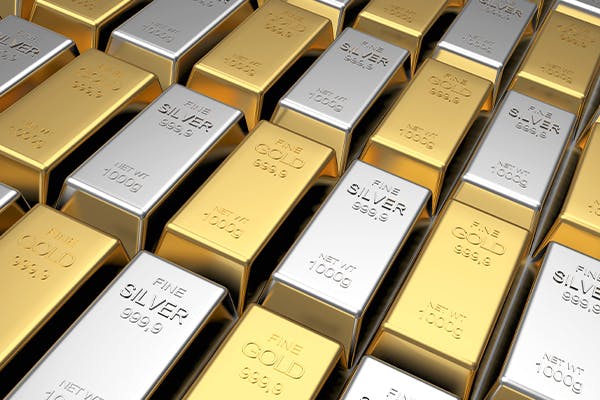 Rows-of-gold-and-silver-bars-are-staggered.
